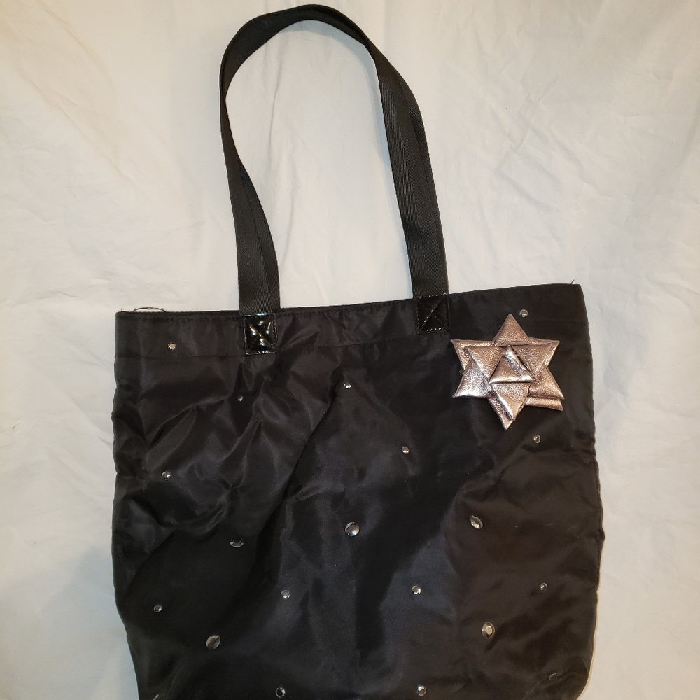 Decorated canvas carry all
